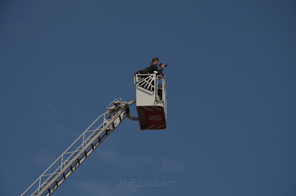 Grossfeuer Poco Lager Koeln Porz Gremberghoven Hansestr P1017.JPG - Miklos Laubert